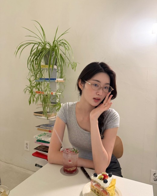 모모 안경 