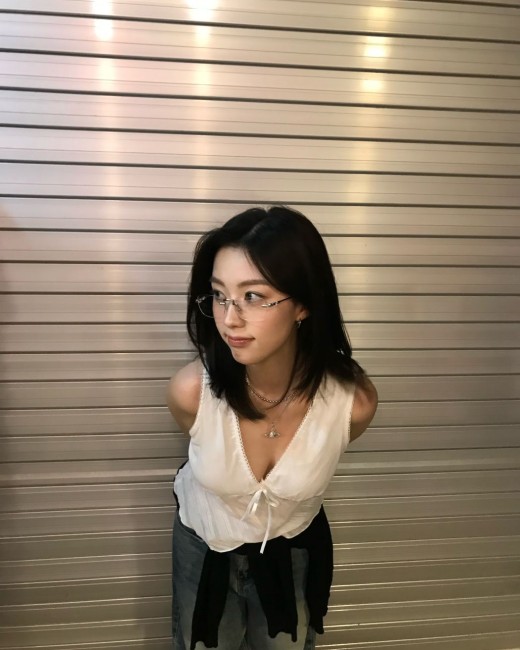체인 스퀘어 무테 안경 