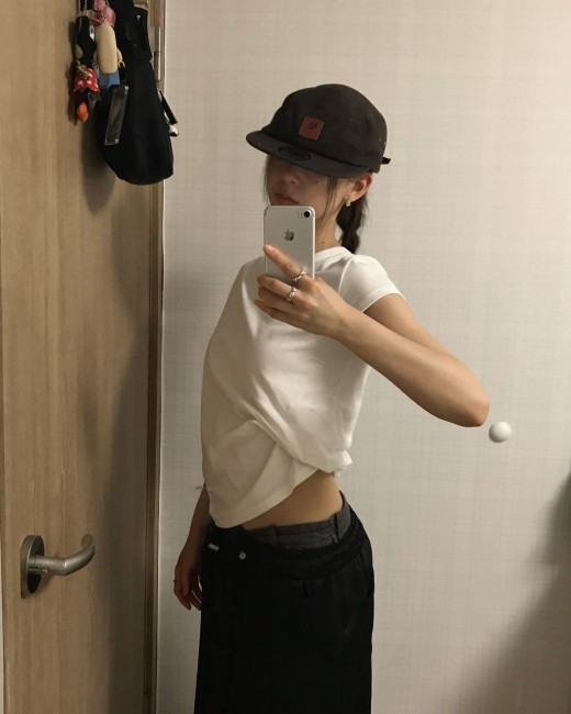 스완 앰플 캡소매 티셔츠