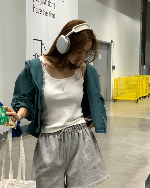 아크 골지 나시 티셔츠